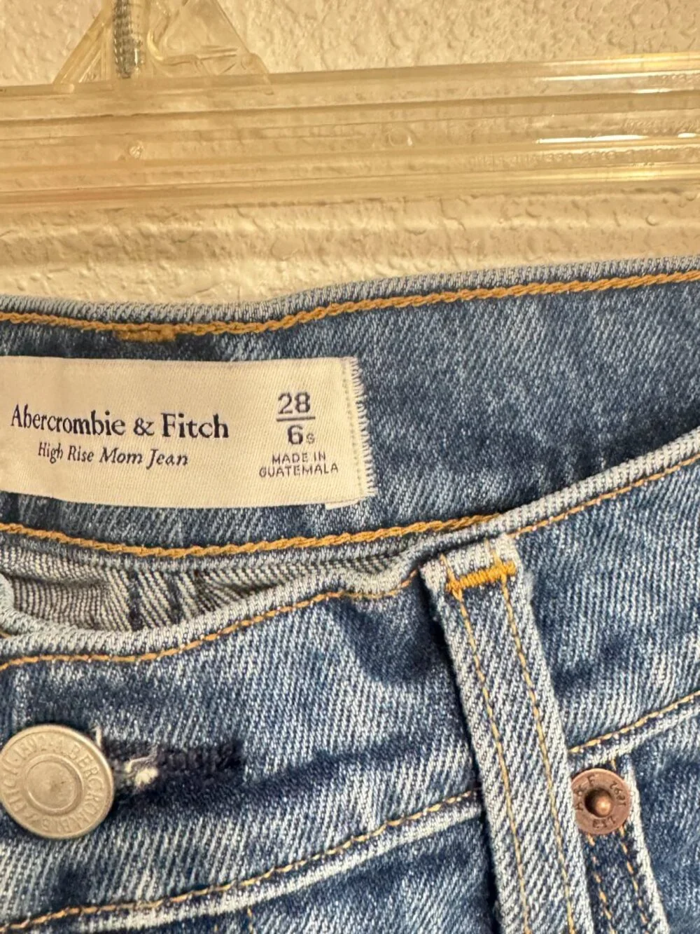 ☀️ NEW ABERCROMBIE & FITCH Dark Wash Distressed High Rise Mom Jeans 28 Short - Picture 5 of 10